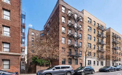 Fachada de 647 W 169th St, Manhattan